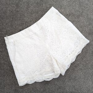 Elegant White Lace High Waist Shorts